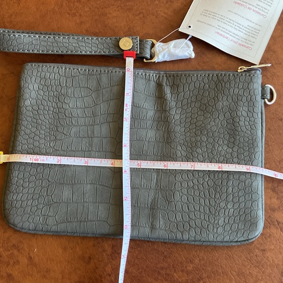 Thirty-one Rubie Mini w/ matching Wristlet in grey croc (embroidered Thirty-one) - Picture 5 of 5